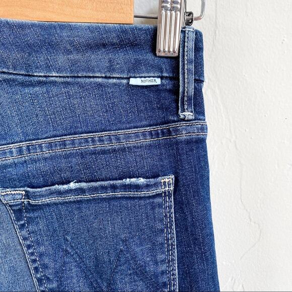 MOTHER High Waisted Looker Ankle Fray Close to the Edge Jeans - Picture 4 of 9